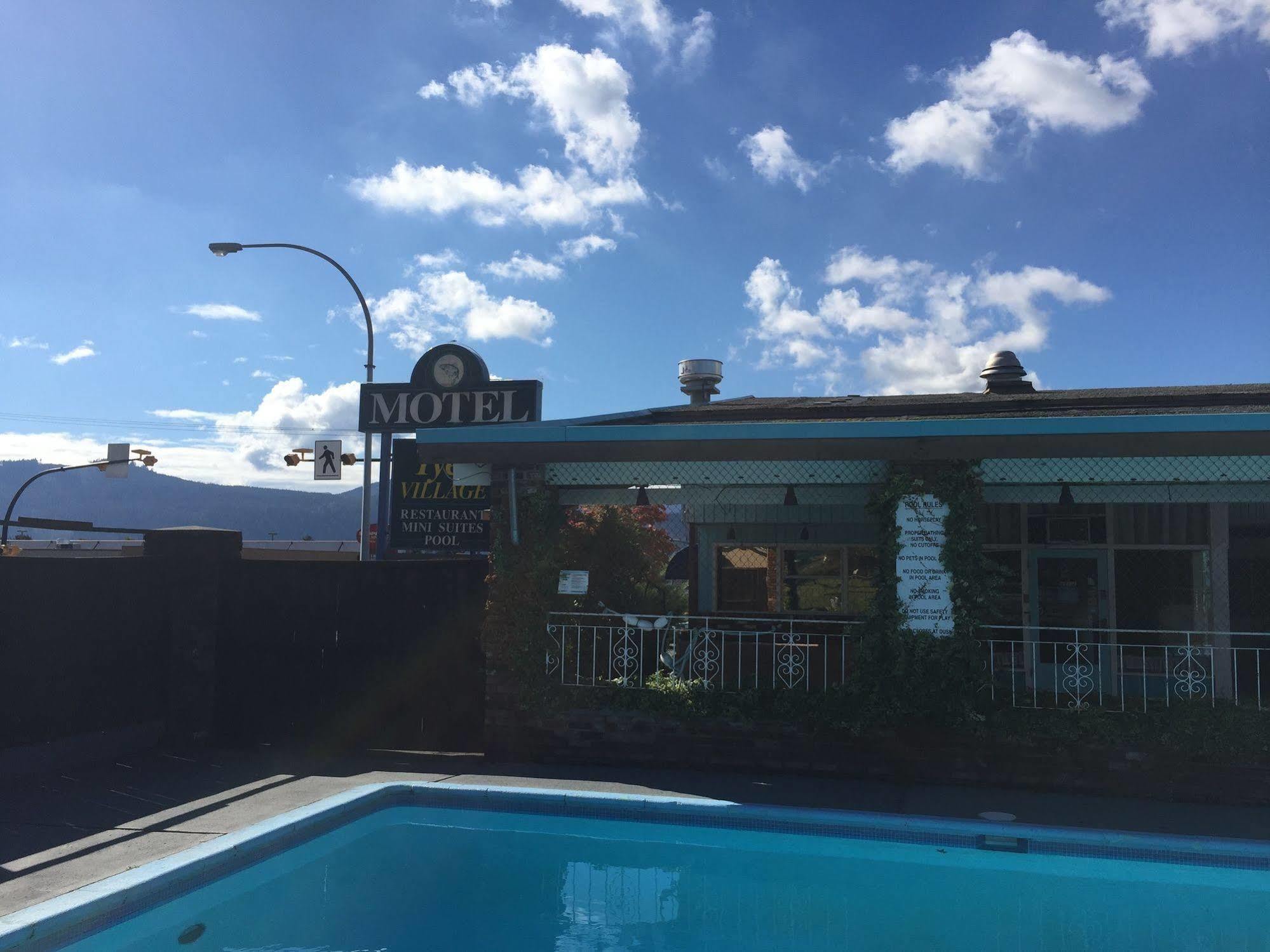 Tyee Village Motel Port Alberni Buitenkant foto